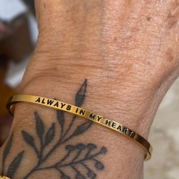 Mantraband 18K Gold Dipped “Always In My Heart” Cuff Bracelet - As New - Picture 3 of 7